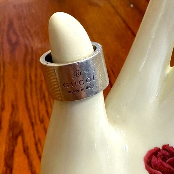 Gucci Sterling Silver 925 Banded Logo Ring - Picture 1 of 6